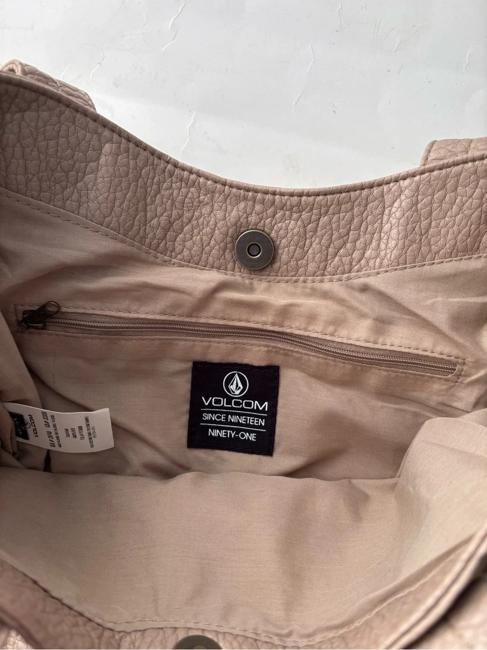 Volcom Pebbled Shoulder Bag in Taupe